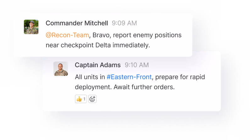 Mensajes de chat entre personal militar: el comandante Mitchell ordena a Bravo que informe de las posiciones enemigas cerca del puesto de control Delta, el capitán Adams ordena a todas las unidades del frente oriental que se preparen para un despliegue rápido y esperen órdenes.